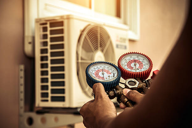 Professional Hvac technician working in Oakville, CT